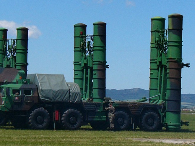 Các vụ mua lại này đều được thanh toán bằng khoản khấu trừ từ khoản nợ đáng kể của Nga đối với Kazakhstan. Nước này đã tiếp tục đặt hàng một số hệ thống phòng không bao gồm S-300P và S-300PS vào năm 2013, cùng với các hệ thống tầm ngắn khác.