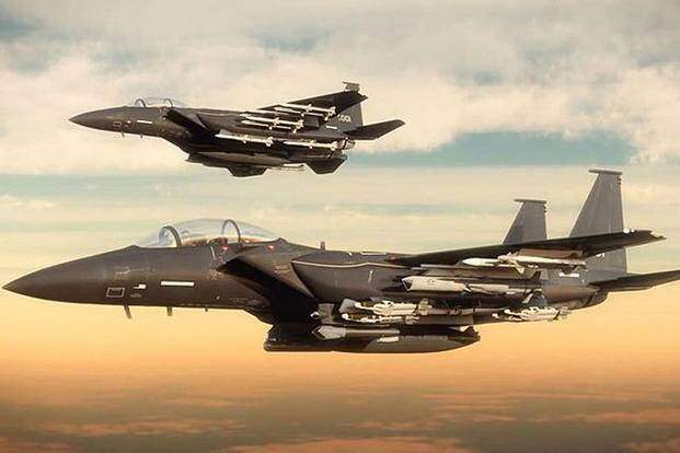 F-15 dự định sẽ được phục vụ trong Không quân Mỹ đến năm 2025, nhưng thời phục vụ của F-15 sẽ kéo dài hơn, do loại máy bay dự định thay thế F-15 là F-22 Raptor, chỉ được sản xuất với số lượng nhỏ do giá thành quá cao và đã ngừng sản xuất. Hiện Không quân Mỹ quyết định mua thêm phiên bản tiêm kích F-15EX, và loại chiến đấu cơ này tiếp tục phục vụ thêm 30 năm nữa.