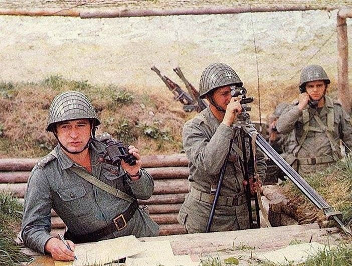 Cuối cùng là Quân đội Nhân dân Ba Lan, đây là lực lượng lớn nhất trong OVD sau Liên Xô. Ba Lan có một sư đoàn không quân và một sư đoàn thủy quân lục chiến. Quân số của lực lượng vũ trang Ba Lan trong thời bình lên tới 300 nghìn người, trong trường hợp có chiến tranh sẽ tăng lên 650 nghìn người.