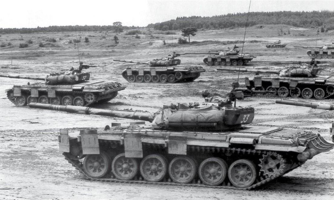 Tiệp Khắc có năm lữ đoàn cơ giới và năm lữ đoàn xe tăng, với 2.700 xe tăng T-55 và T-72. Kỹ thuật được hiện đại hóa liên tục, ví dụ chiếc T-55, ngay sau khi nước này gia nhập OVD, đã được trang bị các hệ thống kiểm soát và phát hiện hỏa lực mới, giáp bảo vệ bổ sung và các nhà máy điện cải tiến.