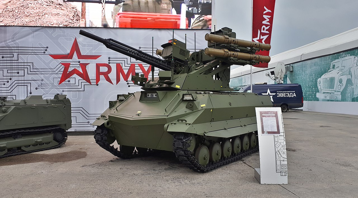 Về mặt lý thuyết, Uran-9 có thể hoạt động hoàn toàn tự động, nhưng theo Kojulin, vẫn còn một vấn đề về điều này. Không có quyết định nào được đưa ra, và cả thế giới đang thận trọng về vấn đề này. Nhiều quốc gia yêu cầu cấm vũ khí tự điều khiển, và rất khó để xác định cuối cùng Nga sẽ đưa ra quyết định nào.