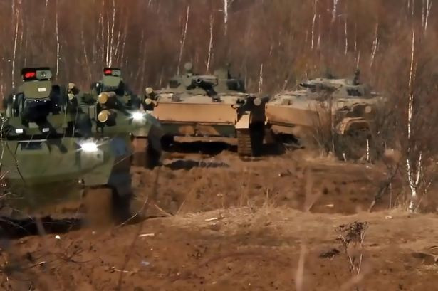 Trong những năm gần đây, lĩnh vực phát triển robot dùng trong lĩnh vực quân sự tại Nga đã đạt được nhiều tiến bộ đáng kể. Có đủ các loại robot trên mặt đất, trên không và dưới nước đã ra đời; tất cả các robot chiến đấu có thể được trang bị trí tuệ nhân tạo (AI) để có thể hoạt động độc lập hơn; Kojulin cho biết.