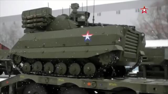 Các mẫu robot đầu tiên của hệ thống tác chiến không người lái Uran-9 đã được chuyển giao cho quân đội Nga cách đây hai năm. Sau đó, chúng được thử nghiệm thực chiến tại Syria và tiến hành cải tiến dựa trên kết quả sử dụng.