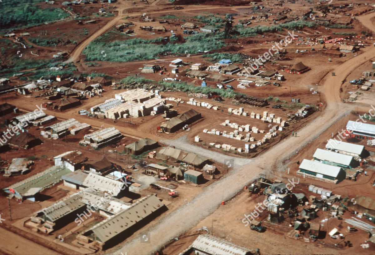 Tháng 4/1975, Trung đoàn 113 nhận lệnh đánh vào Chi khu Dĩ An (Thủ Đức), Thiết đoàn cơ giới Hốc Bà Thức, chốt giữ một đoạn của xa lộ Biên Hòa và đánh phá cầu Ghềnh, một trong những cây cầu huyết mạch tiến về Sài Gòn. 