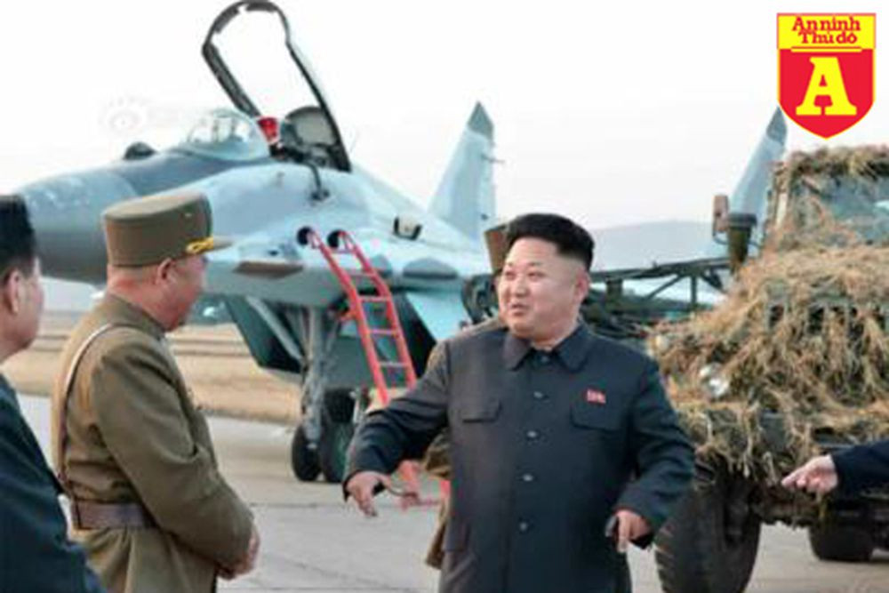 Máy bay của họ quá cũ, có nhiều chiếc đã từng tham chiến trong Chiến tranh Triều Tiên. Rất nhiều MiG-21 của Triều Tiên hiện nay nằm trong tình trạng hư hỏng nặng và “đắp chiếu” do mất mát linh kiện mà không có thay thế. Nguồn ảnh: TheArchive.