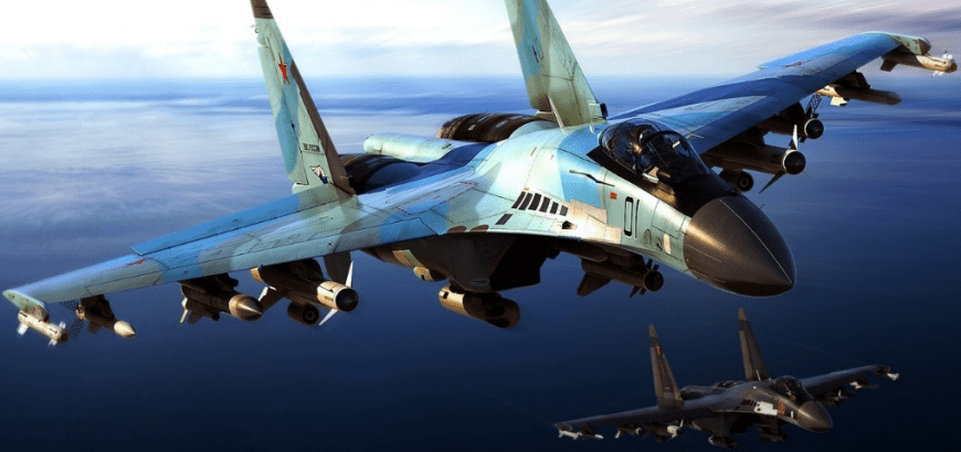 Ngoài ra, Su-30/35 của Nga có tính năng cảnh báo tên lửa đang tiến công, giúp phi công tiết kiệm thời gian để tránh xa cuộc tấn công. Đồng thời số vũ khí nó mang theo cũng nhiều hơn (9 tấn) so với Typhoon (6 tấn).