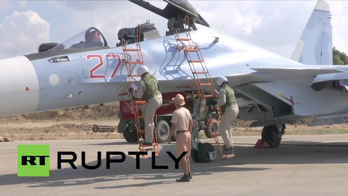 Tại chiến trường Syria, những chiếc Su-27/30/35 của Nga vừa làm nhiệm vụ bay bảo vệ đội hình của các máy bay cường kích như Su-24 hoặc Su-25 hay các máy bay trực thăng vũ trang; ngoài ra còn trực tiếp tiến công các mục tiêu của quân khủng bố bằng vũ khí có điều khiển, hoặc vũ khí thông thường.