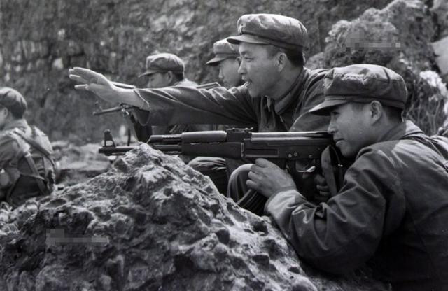 Một trong những cải tiến đáng chú ý nhất của phía Trung Quốc trong cuộc chiến này việc họ đã áp dụng chiến thuật “tam tam” trong chiến đấu, kết hợp với chiến thuật biển người. Nguồn ảnh: Sina.