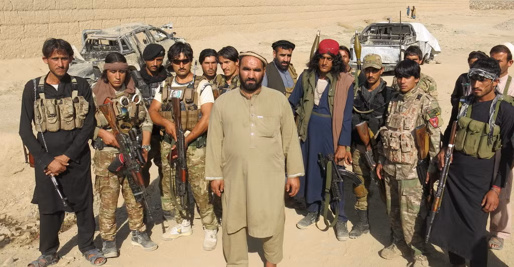 Tuy nhiên, trước khi bị đánh bại tại Iraq và Syria, nhóm IS trung tâm đã thành lập hoặc hợp tác một số chi nhánh liên kết, nổi bật nhất là ở Tây Phi, Yemen và Afghanistan. Nhóm IS tại Afghanistan đã tự mô tả mình là "tỉnh Khorasan", hay ISIS-K, theo tên một khu vực lịch sử, bao gồm Afghanistan và miền đông Iran.