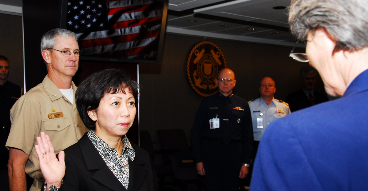 Bà cũng đứng trong hàng ngũ những nhân viên dân sự cấp cao nhất trong Lực lượng bảo vệ bờ biển, đơn vị quân sự duy nhất trong khuôn khổ Bộ An ninh nội địa Mỹ.