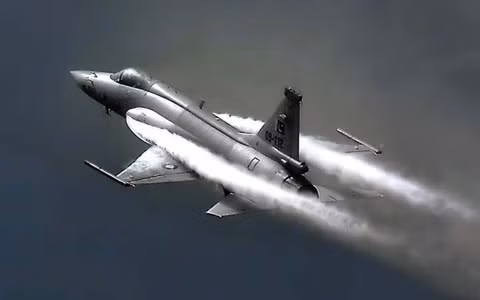 Hiện có 5 phi đội JF-17 trong Không quân Pakistan và một phi đội huấn luyện có thể được thành lập trong tương lai. JF-17 hiện có hai phiên bản, Block1 và Block2. Phiên bản Block3 tiên tiến hơn, sẽ được trang bị hệ thống điện tử hàng không tốt hơn và radar mảng pha chủ động, vẫn đang trong giai đoạn phát triển.