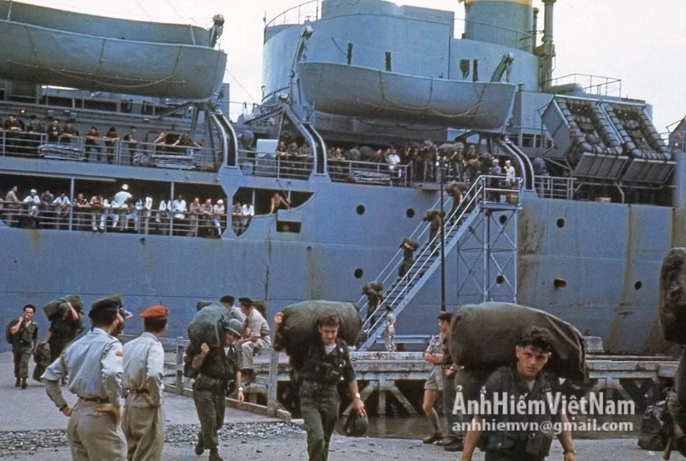 Lực lượng chính gồm: Tiểu đoàn 1 Triều Tiên do Thiếu tá Kleinmann chỉ huy, Tiểu đoàn 2 Triều Tiên do Thiếu tá Guinard chỉ huy, Tiểu đoàn dã chiến thuộc trung đoàn bộ binh thuộc địa 43 do Thiếu tá Muller chỉ huy, Tiểu đoàn 2 thuộc trung đoàn pháo binh thuộc địa số 10, Đại đội 3 thuộc trung đoàn kỵ binh thiết giáp số 5 "Hoàng gia Ba Lan" và tiểu đoàn khinh quân 520. 