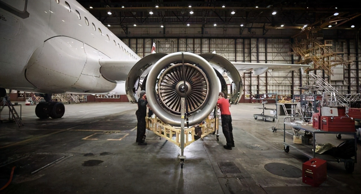 Nếu Safran mua lại thành công, nó sẽ tiếp tục duy trì hoạt động của Motor Sichvà việc làm của nhân viên, do đó tránh được vấn đề thất nghiệp lớn mà Tổng thống Zelensky phải đối mặt. Điều này cũng sẽ khiến Mỹ hài lòng, vì nó sẽ ngăn Motor Sich bị các công ty Trung Quốc mua lại. Nguồn ảnh: Foxtrot.