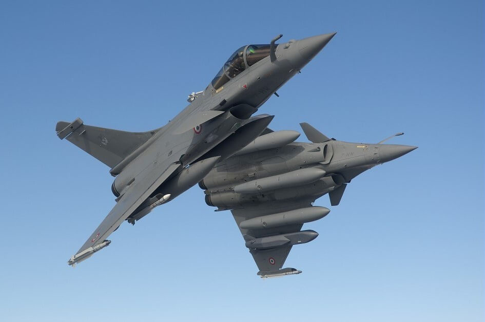 Rafale được trang bị nhiều loại vũ khí và được thiết kế để thực hiện các nhiệm vụ khác nhau như kiểm soát đường không, đánh chặn, trinh sát đường không, hỗ trợ mặt đất, tấn công vào chiều sâu phòng ngự của đối phương, chống hạm và răn đe hạt nhân. Đây là một nền tảng chiến đấu đa năng thực sự, điều này có thể thay đổi tình hình phòng thủ của Ukraine trước Nga.