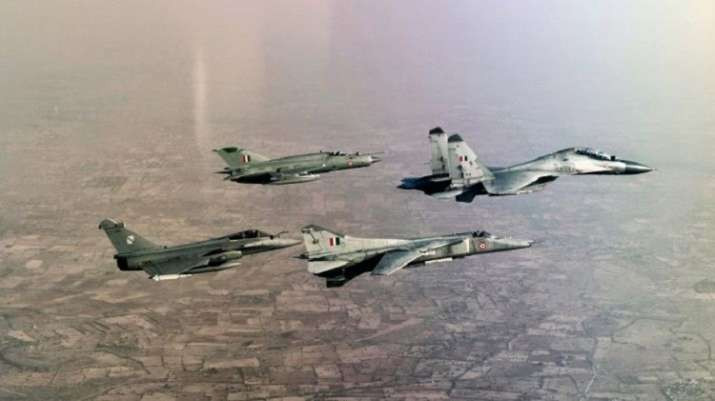 Đó không phải là câu trả lời hoàn hảo? Tùy thuộc vào trận chiến trên không, liệu Ấn Độ có thể sử dụng Rafale vào trận chiến cự ly ngắn một cách bất ngờ và nhanh chóng hay không? Hay họ phải sử dụng Su-30MKI với trọng lượng và động cơ mạnh hơn, để tham gia các hoạt động tuần tra trên không, đã được lên kế hoạch trước?