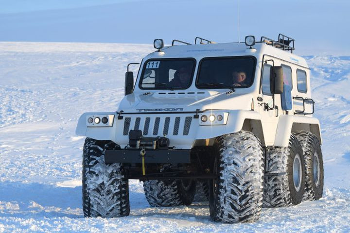 Cuối cùng là xe địa hình TREKOL-39294. Xe di chuyển bằng lốp áp suất thấp và được các đơn vị ở Bắc Cực sử dụng để vận chuyển nhân viên vượt qua địa hình nhiều đá và tuyết. Nguồn ảnh: Vostok.