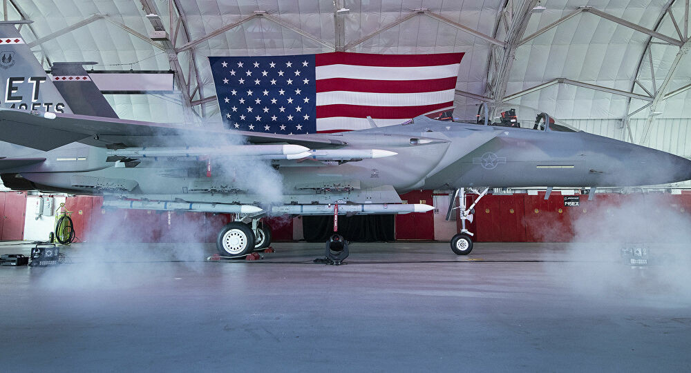 Với việc “đắp” hàng loạt công nghệ mới, vậy F-15EX có thể cạnh tranh với những chiến đấu cơ tàng hình như J-20 của Trung Quốc hoặc Su-57 của Nga? Trong khi đó, về lý thuyết, F-35 hay F-22 đều là những chiến đấu cơ “đồng cân, đồng lạng” với J-20 hay Su-57.