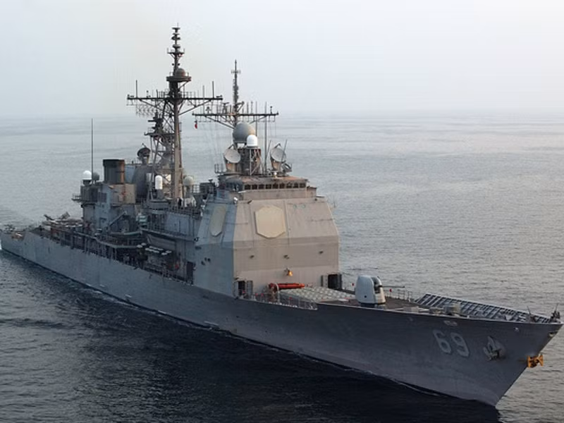 Đáng chú ý nhất là Hải quân Mỹ kiên quyết loại biên tàu tuần dương mang tên lửa dẫn đường lớp Ticonderoga; đây là tàu tuần dương duy nhất hiện đang được biên chế trong Hải quân Mỹ và nó cũng là tàu chiến cỡ lớn đầu tiên trên thế giới, được trang bị hệ thống chiến đấu Aegis.