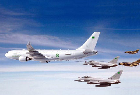 F-35C phải có sự hỗ trợ của máy bay tiếp dầu, nếu muốn thực hiện chuyến bay khứ hồi 5.400 km. Không khó để tưởng tượng rằng, trong cuộc không chiến tầm xa ở Tây Thái Bình Dương, máy bay chiến đấu của Mỹ cất cánh từ tàu sân bay, hoặc căn cứ trên bộ, thì máy bay tiếp dầu là yếu tố không thể thiếu.