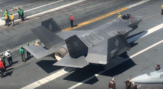 Thiếu tá Mark Dion, thuộc Phi đội máy bay chiến đấu VMFA-314 của Thủy quân lục chiến Mỹ, là phi công đầu tiên của Thủy quân lục chiến, được huấn luyện tấn công bằng máy bay tàng hình tầm xa cho biết, với tiêm kích F-35C, Mỹ có thể tiến công sâu vào vị trí phòng ngự của đối phương bằng vũ khí tầm xa.