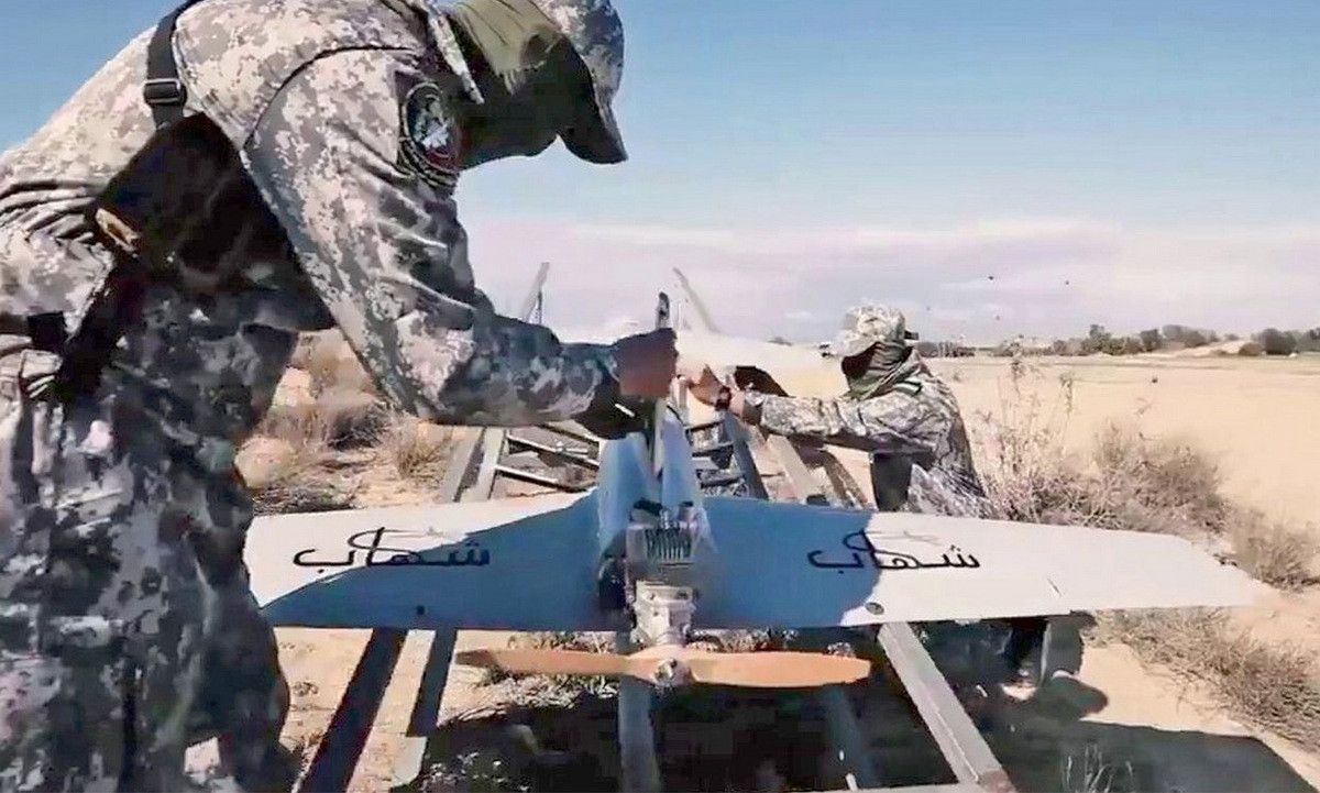 Hamas cũng cho biết, họ đã phóng một số máy bay không người lái tự sát (UAV chở chất nổ), vào miền nam Israel từ Dải Gaza và ra hướng biển, trong một nỗ lực rõ ràng là tấn công giàn khoan khí đốt tự nhiên Tamar của Israel, buộc giàn khoan này tạm thời ngừng hoạt động.