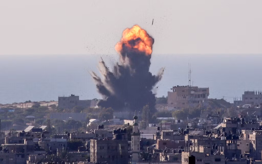 Người phát ngôn Bộ Quốc phòng Israel khẳng định, hầu hết những người thiệt mạng ở Gaza là thành viên của tổ chức Hamas; hoặc trong một số trường hợp, chết vì tên lửa "bắn nhầm" của người Palestine, trong đó bao gồm một số trẻ em.