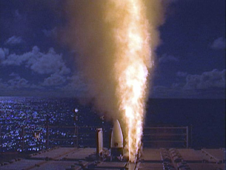 Vũ khí mạnh nhất của Constellation là khẩu 32 Mk.41 và hầm chứa hệ thống phóng thẳng đứng. Mỗi hầm chứa có thể mang một tên lửa chống ngầm phóng thẳng đứng, một tên lửa đất đối không SM-2, SM-6 hoặc một tên lửa hành trình tấn công đất liền Tomahawk. Thậm chí có thể mang theo tên lửa chống hạm tầm xa hoặc 4 tên lửa phòng không tầm ngắn Evolved Sea Sparrow. 