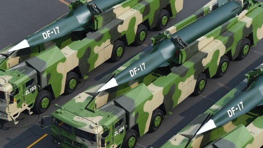 Còn truyền thông Trung Quốc tuyên bố, Trung Quốc đang thử nghiệm hai tên lửa đất đối đất siêu thanh. Loại tên lửa đầu tiên là DF-17, xuất hiện lần đầu tiên trước công chúng trong khuôn khổ lễ kỷ niệm 70 năm ngày thành lập nước Cộng hòa Nhân dân Trung Hoa (tháng 10/2019); loại thứ hai là Xingkong-2, được cho là khác về chi tiết so với tên lửa DF-17.