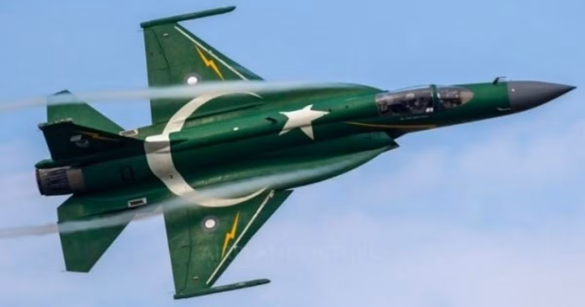 Có thể suy đoán được lý do Malaysia ưa thích JF-17 của Pakistan hơn. Máy bay chiến đấu này đã được sản xuất với số lượng lớn hơn và có quá trình phát triển ít gặp khó khăn hơn so với thời gian phát triển của máy bay Tejas.