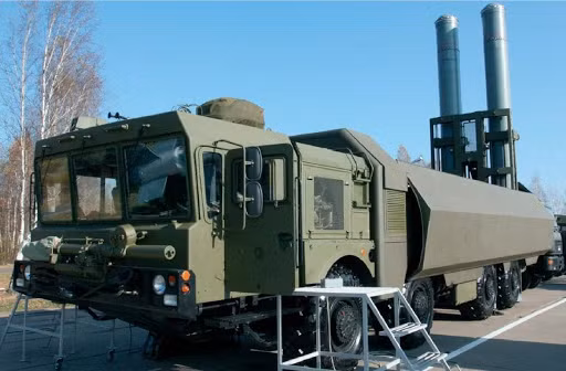 Có lẽ "chưa yên tâm" về lực lượng tàu ngầm, tàu mặt nước và Không quân hải quân trên Bán đảo Crimea, Quân đội Nga tiếp tục triển khai tên lửa chống hạm Kh-35 và Bastion ở các khu vực ven biển; các loại tên lửa này đều có thể tấn công các mục tiêu trên biển và mặt đất.