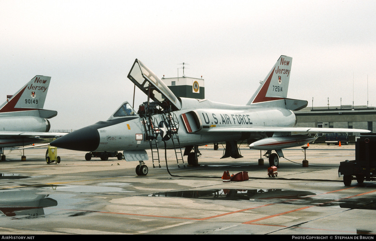 Sét đánh không chỉ gây hỏng trực tiếp máy bay, mà còn làm ion hóa không khí, cũng sẽ gây hỏng động cơ; do luồng không khí này, bị động cơ hút phải. Chưa kể đến các thùng nhiên liệu lớn ở đầu cánh của máy bay F-104, sét làm hóa dầu thành khí bên trong, khi ở nhiệt độ cao cũng dễ bị nổ. 