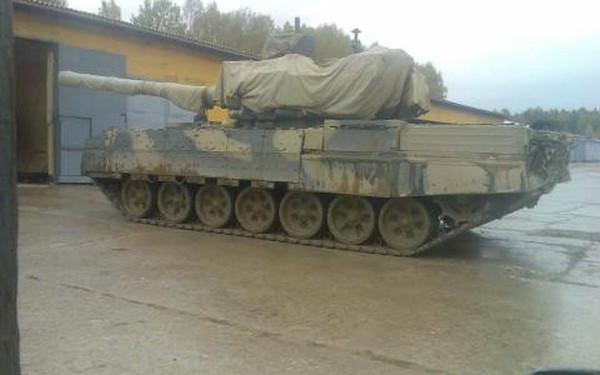 Về kích thước, T-95 được cho là lớn hơn so với những chiếc MBT trước đó, đồng thời có kích thước và trọng lượng tương tự các xe tăng phương Tây như Challenger 2 của Anh, Leopard 2A7 của Đức và M1A2 Abrams của Mỹ.