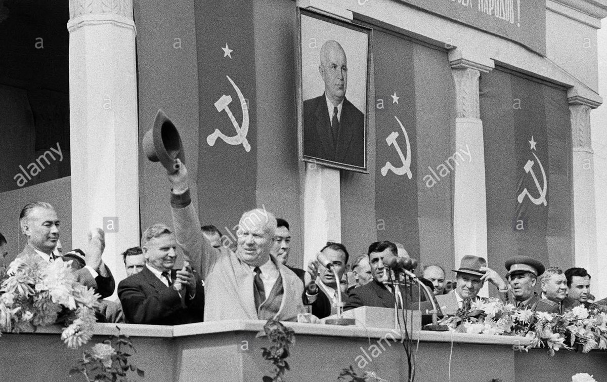 Sau một cuộc gặp gỡ ngoại giao ngắn ngủi trong thời Tổng bí thư ĐCS Liên Xô Khruschev, việc chuyển giao công nghệ - quân sự của Liên Xô cho Triều Tiên được tiếp tục một cách đầy đủ vào giữa những năm 1960 và tiếp tục vào giữa những năm 1980.