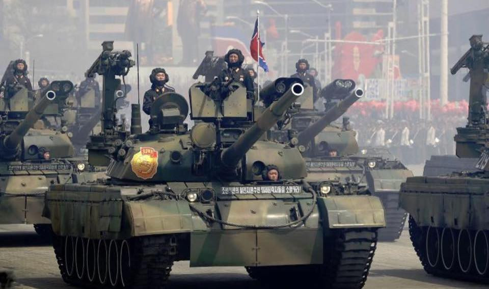 Ví dụ, xe tăng Pokpung-ho chủ lực hiện tại của họ, vay mượn những ảnh hưởng thiết kế nặng nề từ T-62 và T-72, và được cho là thậm chí cả T-90 mới hơn của Nga.