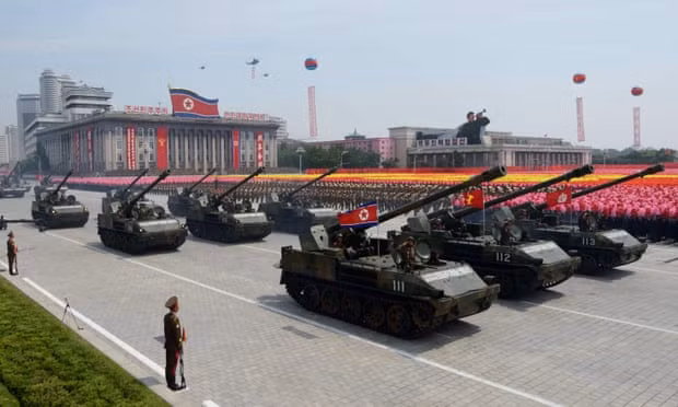 Nhưng có một khía cạnh, thậm chí trực tiếp hơn viện trợ từ Trung Quốc cho Triều Tiên, mà hầu như không được chú ý trong các bài bình luận quốc phòng đương thời; đó là nền quốc phòng của Triều Tiên được như ngày nay, chủ yếu bao gồm vũ khí và thiết bị của Liên Xô.