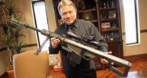 Ronnie Barrett là một nhiếp ảnh gia, chuyên chụp xuồng tuần tra trên sông PBR của quân đội Mỹ. Năm 1982, khi chụp ảnh những chiếc xuồng PBR, được trang bị cụm đại liên M2 Broning hai nòng, sử dụng đạn .50 BMG (12.7×99 mm), Barrett nảy ra cảm hứng, thiết kế một khẩu súng bắn tỉa, có thể sử dụng loại đạn cỡ lớn này.