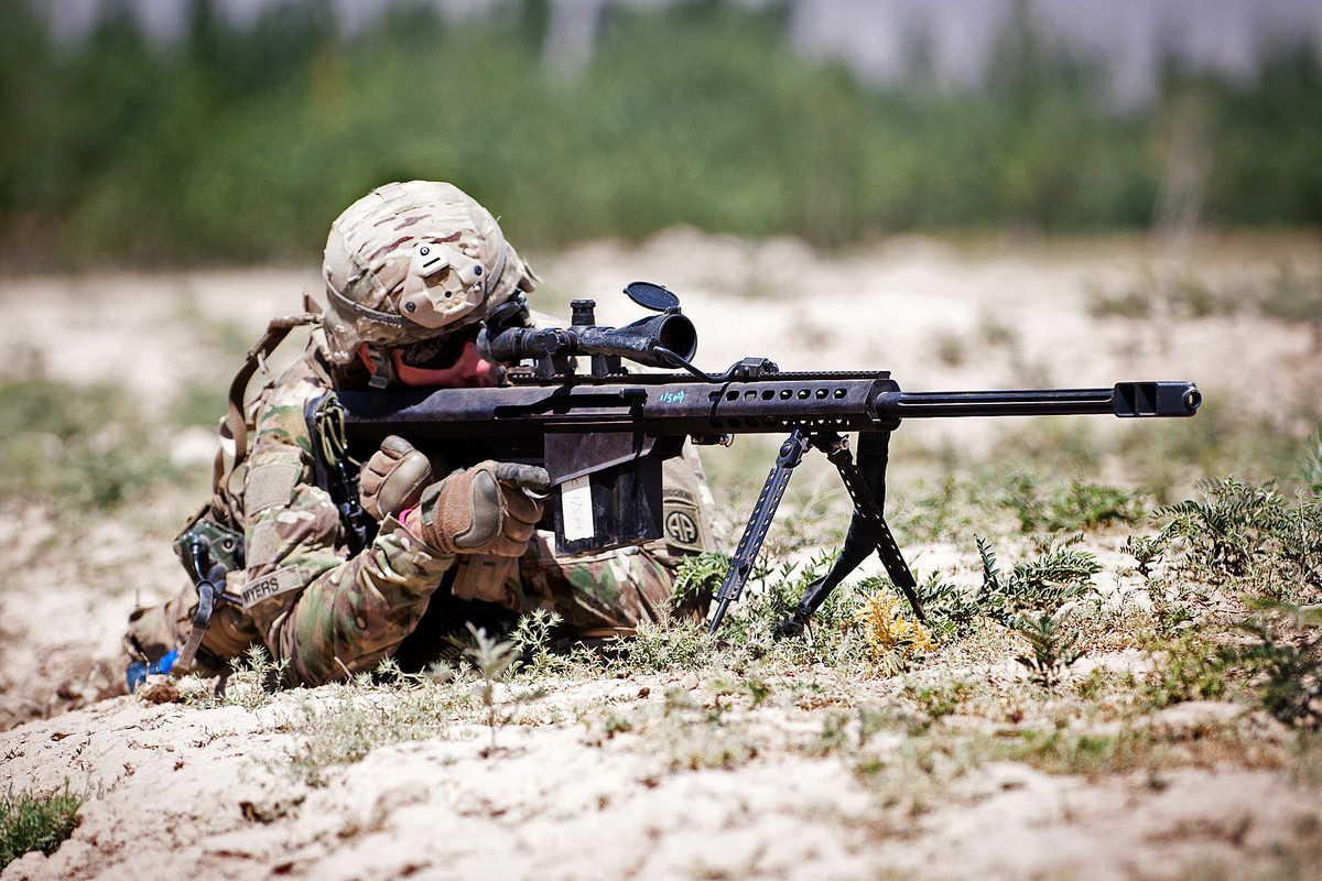 Thủy quân lục chiến, lục quân và đặc nhiệm Mỹ, cùng lục quân Thụy Điển liên tiếp đặt hàng mẫu súng của Barrett. Một số nhóm vũ trang cũng sở hữu súng bắn tỉa Barrett thông qua các đường dây buôn lậu và gây một số thiệt hại. Một viên đạn Barrett giá 2 USD, có thể vô hiệu hóa một máy bay phản lực, trị giá hàng triệu USD đậu trên mặt đất, điều này từng diễn ra trong nhiều cuộc xung đột.