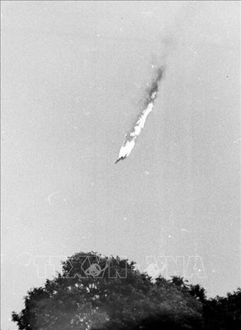 Chiến trường Việt Nam là lần đầu tiên và duy nhất chứng kiến sự thất bại của B-52 Stratofortress. Trong 12 ngày đêm chiến đấu, quân và dân Việt Nam đã bắn rơi tổng cộng 81 máy bay Mỹ, trong đó có 34 chiếc B52.