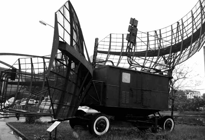 Khám phá này vô cùng quý giá, hệ thống phòng không của ta được trang bị một loại radar làm việc ở bước sóng 3 cm là đài radar K8-60 dùng cho pháo phòng không 57mm do Trung Quốc viện trợ. Phòng không Việt Nam đã lợi dụng điều này để phát hiện và hạ gục B-52 của Mỹ.