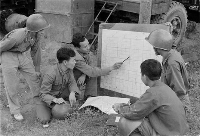 Quân chủng phòng không đã thành lập đội trinh sát gây nhiễu, tìm hiểu các tính năng kỹ thuật, chiến thuật gây nhiễu của địch và phát hiện các thiết bị gây nhiễu.