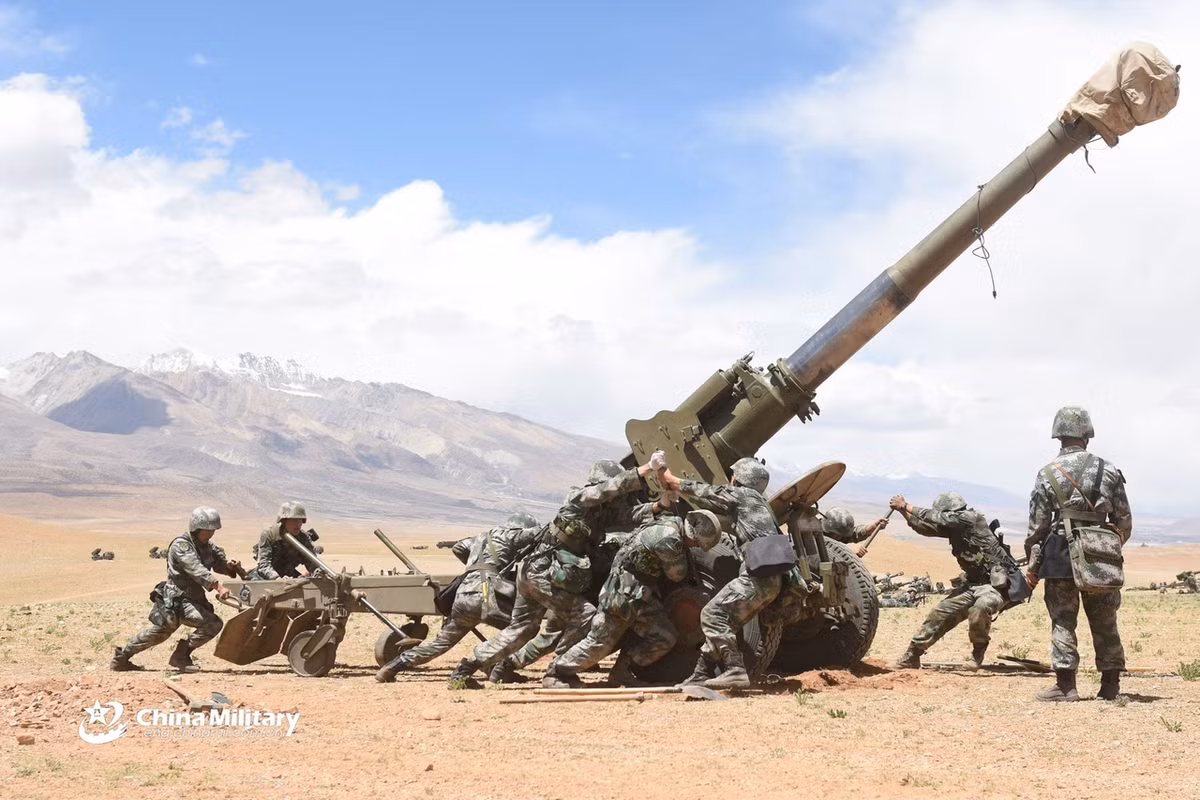 Thứ hai, Trung Quốc đã liên tục nâng cấp và cải tiến pháo 152 mm để đáp ứng yêu cầu của chiến tranh hiện đại; hiện tại Trung Quốc đã trang bị hệ thống chỉ huy tự động hoàn chỉnh, bao gồm máy tính đường đạn, radar trinh sát mục tiêu, truyền tin…và nhiều loại đạn mới.