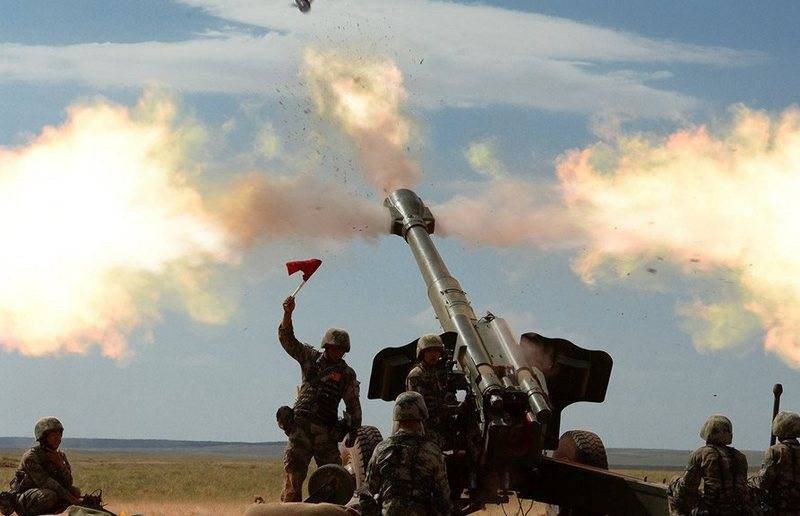 Type 66 có tổng trọng lượng 5,7 tấn, tầm bắn tối đa 17 km và có thể bắn được các loại đạn nổ phá, đạn sát thương bộ binh, đạn khói, đạn hóa học. Những khẩu Type 66 được kéo bởi xe tải địa hình, kíp pháo thủ 8 người; thời gian thu hồi và triển khai chiến đấu tương đối dài.