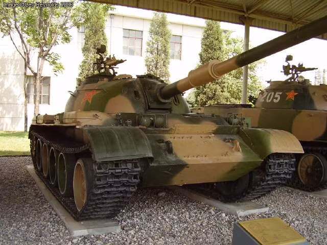 Xe tăng Type 59-IIA được sử dụng vào năm 1985; nhưng khi đưa vào sử dụng, Type 59-IIA đã là loại xe tăng lạc hậu, so với những xe tăng chiến đấu chủ lực của Mỹ như M1A1 hay T-72B của Liên Xô. Tuy nhiên, đây lại là bước đệm quan trọng cho nền công nghiệp quốc phòng Trung Quốc.