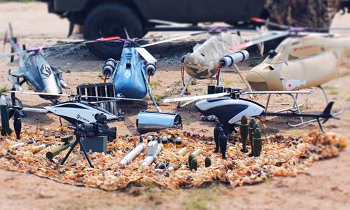 Theo Hoàn Cầu: “Các máy bay trực thăng không người lái khác bao gồm loại Infiltrator, có thể phóng rocket và tên lửa; Parus S1 là loại máy bay không người lái cảm tử, chứa thuốc nổ mạnh, hy sinh bản thân để làm nổ tung mục tiêu”.