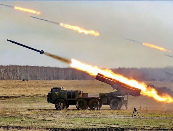 Hệ thống được trang bị nhiều loại đạn như đạn nổ phá mảnh 9M528, đạn nổ phá mảnh bán xuyên giáp 9M55K5, đạn cháy 9M55S, đạn chùm 9M55K, đạn rải mìn chống tăng 9M55K4 và đặc biệt là đạn chùm chống thiết giáp tự tìm mục tiêu 9M55K1.