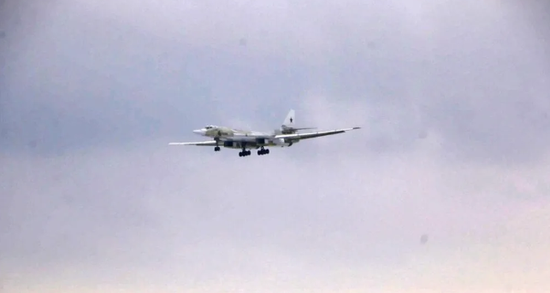 Máy bay ném bom Tu-160M2 chủ yếu thể hiện ở việc mở rộng phạm vi tác chiến với cùng một tải trọng nhất định, tăng bán kính tác chiến siêu thanh và cải thiện khả năng đối phó điện tử.