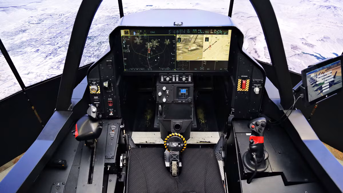 Đội ngũ đánh giá phần mềm độc lập này, bao gồm các đại diện từ hãng Lockheed Martin, chính phủ và ngành công nghiệp Mỹ, và đã đạt được tiến bộ đáng kể, trong việc xác định và giải quyết vấn đề cung cấp các sản phẩm chất lượng cao, cho F-35 đúng thời hạn.