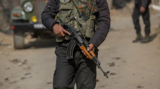 Hiện nay Ấn Độ có khả năng phóng tàu thăm dò lên sao Hỏa, nhưng không thể phát triển súng trường tấn công hiện đại. Trên thực tế, không chỉ súng trường tấn công mà các công xưởng của quân đội Ấn Độ, cũng không thể thiết kế các loại vũ khí hạng nhẹ khác, dù là súng ngắn hay súng máy hạng nhẹ.