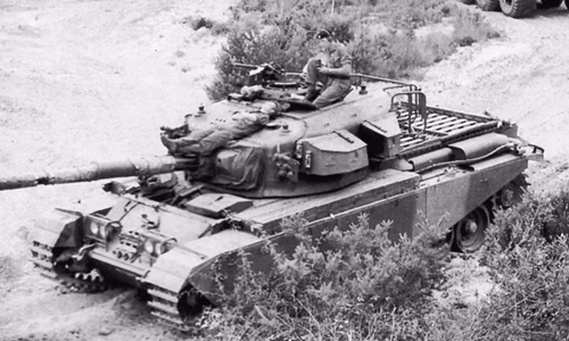 Ngoài ra Centurion còn được Israel sử dụng trong chiến tranh 6 ngày năm 1967, chiến tranh Yom Kippur năm 1973 và trong cuộc xâm lược Lebanon năm 1978 và 1982. Sau đó Centurion được sửa đổi để biến thành xe chuyên chở nhân viên khi phục vụ ở Gaza, Bờ Tây và biên giới Lebanon. Nguồn: TL.