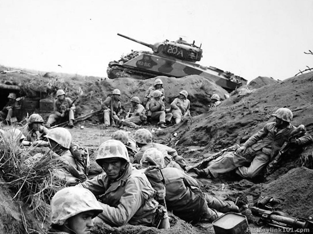 Trận Iwo Jima có thể nói là chiến dịch đổ bộ thảm khốc nhất tại chiến trường Thái Bình Dương, quân đội Mỹ phải mất 5 tuần và trả giá gần 30.000 thương vong, mới có thể đánh bại quân đội Nhật Bản đang canh giữ trên đảo. Cho đến ngày nay, những cựu chiến binh còn sống sót trong Trận chiến Iwo Jima, vẫn được dự “Bữa tiệc danh dự” hàng năm.
